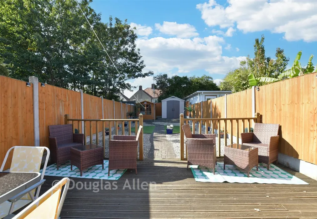 Rear Garden - Hunters Square, Dagenham, Essex - Wards of Kent