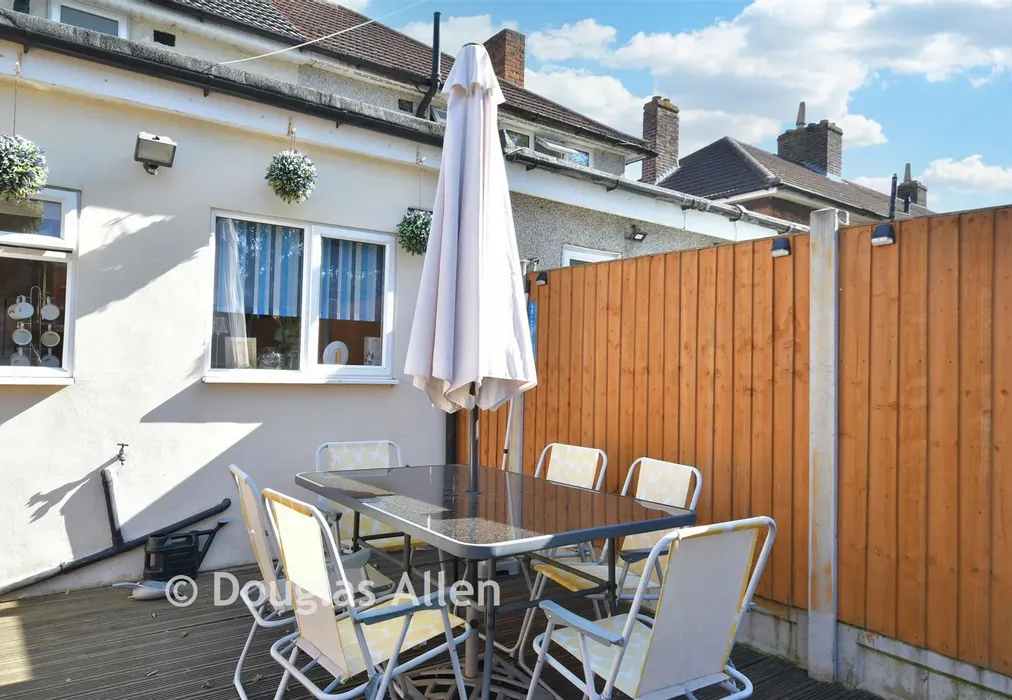 External Lifestyle Photograph - Hunters Square, Dagenham, Essex - Wards of Kent