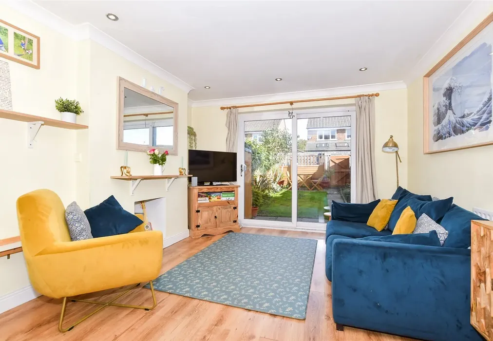 Lounge/ Diner - Keats Road, Larkfield, Aylesford, Kent - Wards of Kent