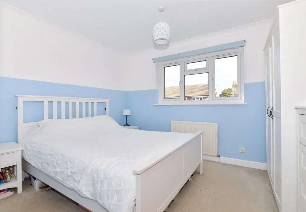 Bedroom 1 - Keats Road, Larkfield, Aylesford, Kent - Wards of Kent