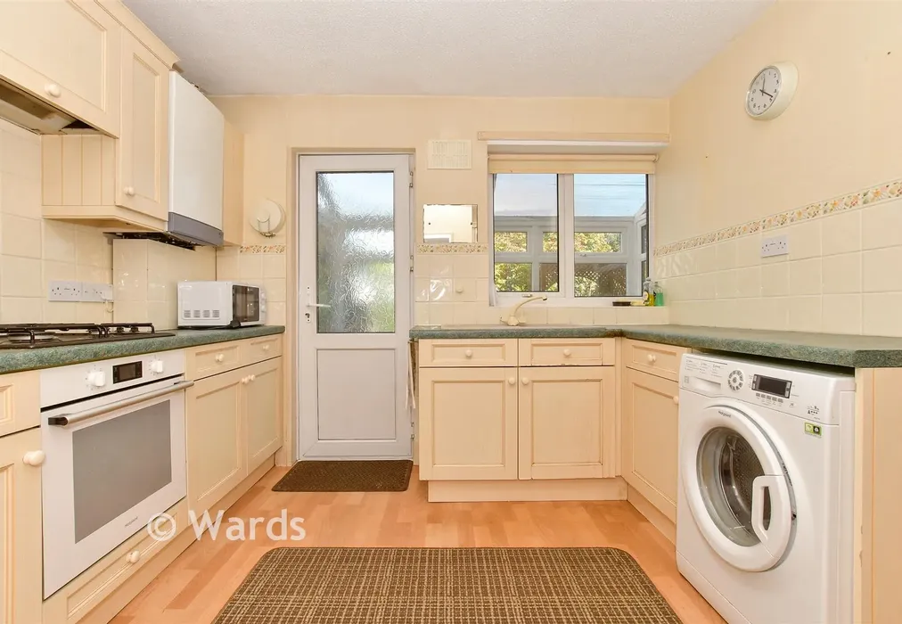 Kitchen - Godwyn Road, Deal, Kent - Wards of Kent