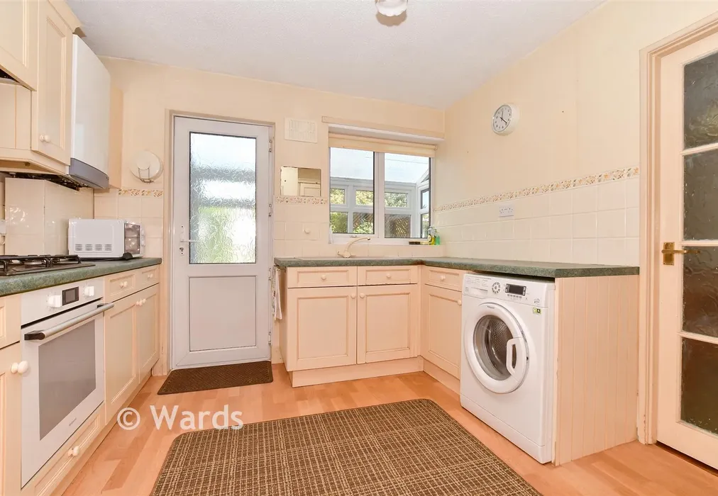 Kitchen - Godwyn Road, Deal, Kent - Wards of Kent