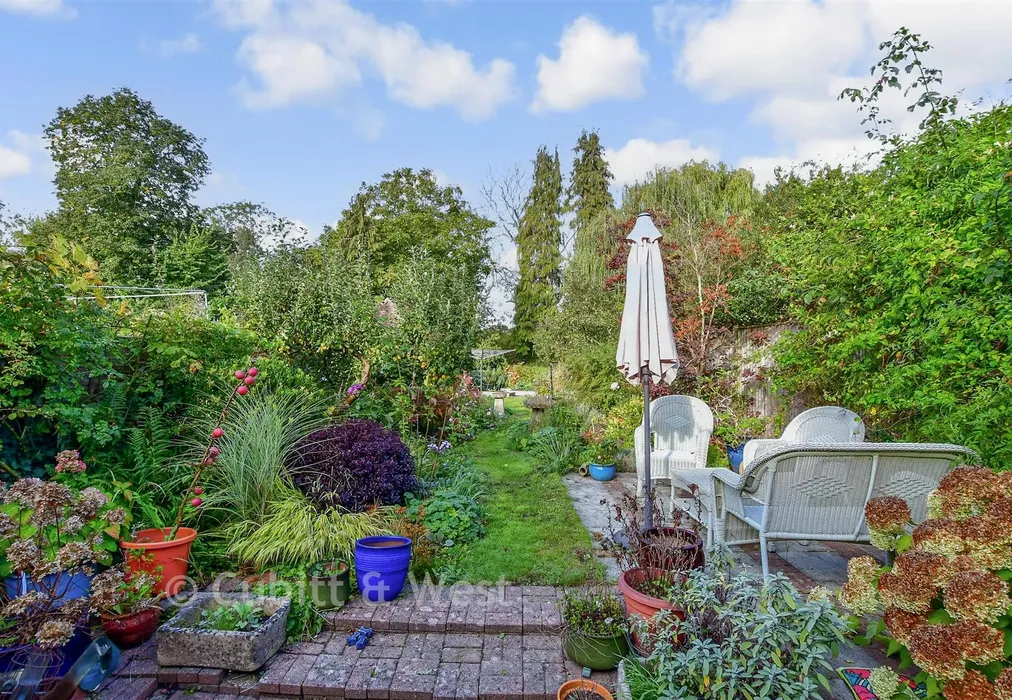 Rear Garden - North Street, Westbourne, West Sussex - Wards of Kent