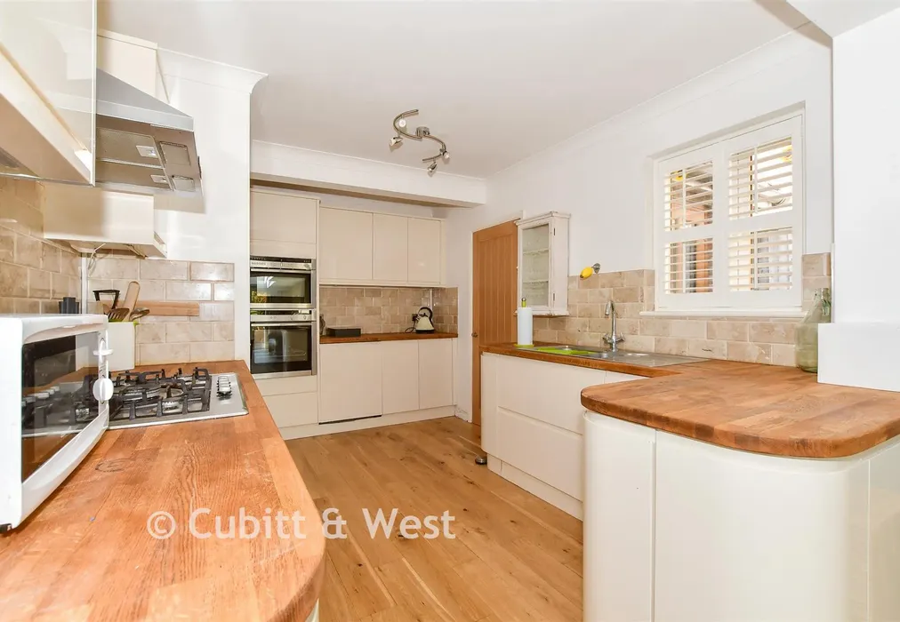Kitchen/Dining/ Snug - Lewes Road, Horsted Keynes, West Sussex - Wards of Kent
