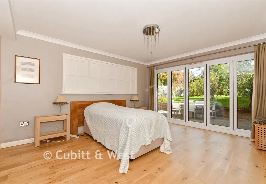Bedroom 1 - Lewes Road, Horsted Keynes, West Sussex - Wards of Kent