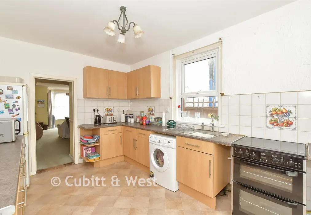 Kitchen - Ringwood Road, Southsea, Portsmouth, Hampshire - Wards of Kent