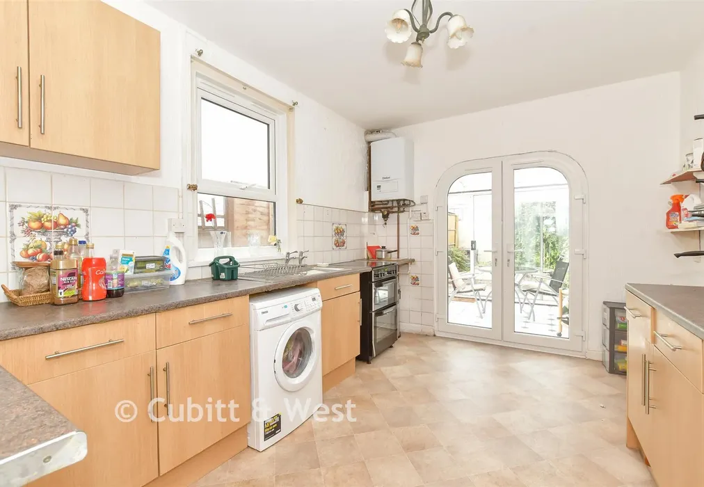 Kitchen - Ringwood Road, Southsea, Portsmouth, Hampshire - Wards of Kent