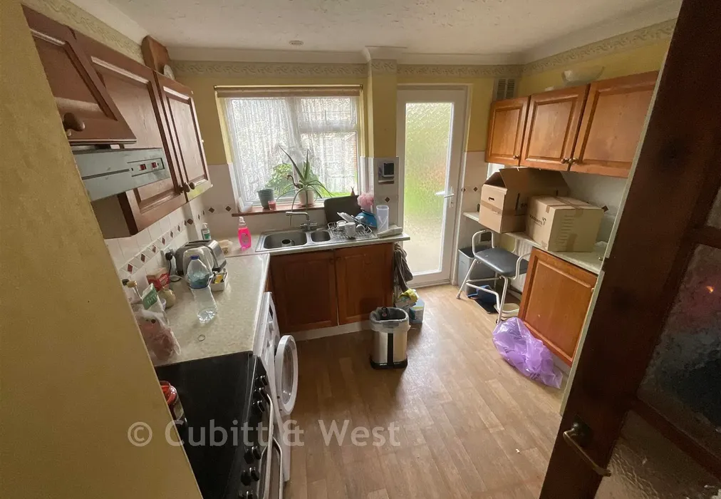 Kitchen - Maple Close, Crawley, West Sussex - Wards of Kent