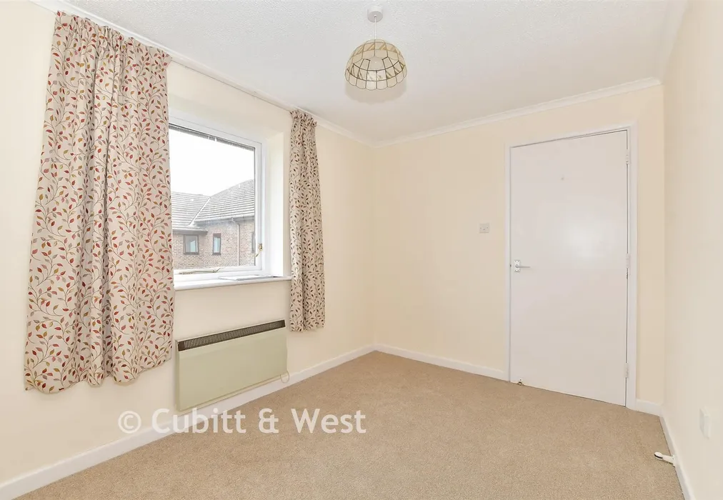 Bedroom 2 - Oaklands Road, Havant, Hampshire - Wards of Kent