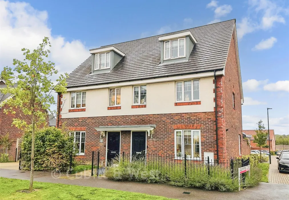 External Web - Foxglove Drive, Crawley, West Sussex - Wards of Kent
