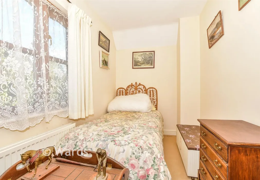 Bedroom 4 - Old School, Brenzett, Romney Marsh, Kent - Wards of Kent