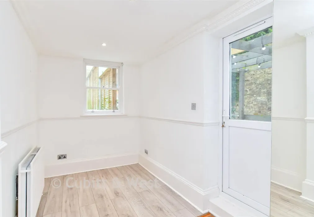 Bedroom 2 - Belvedere Terrace, Brighton, East Sussex - Wards of Kent