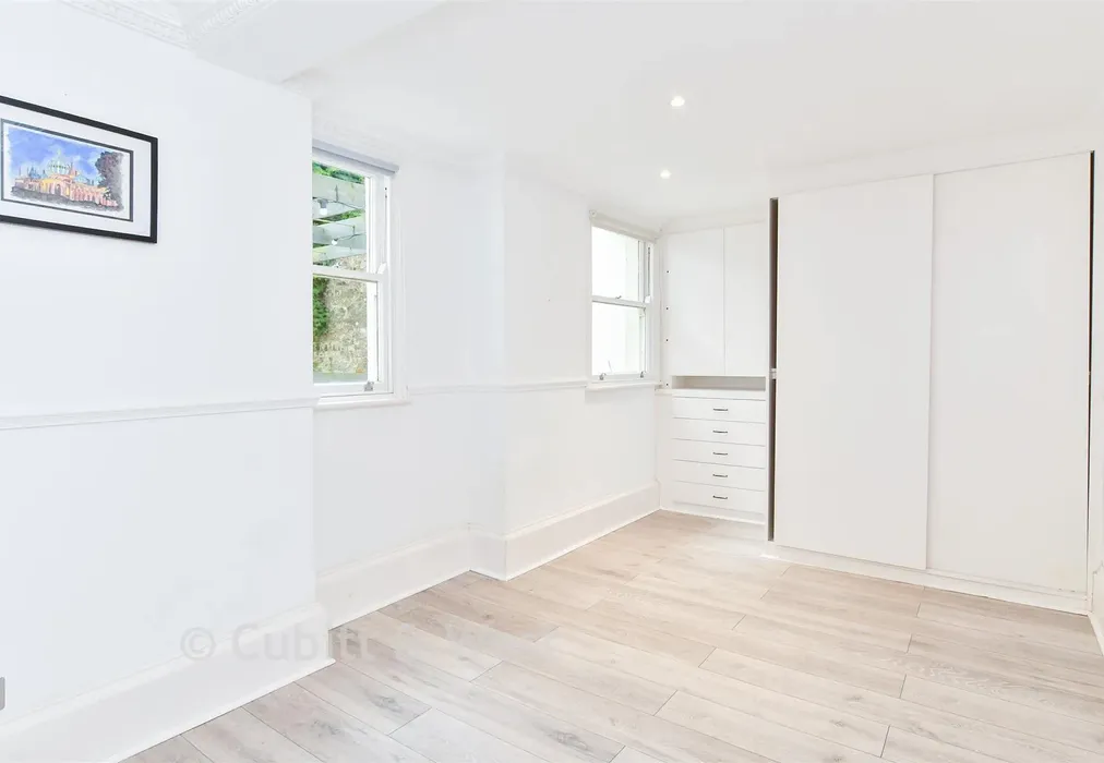 Bedroom 1 - Belvedere Terrace, Brighton, East Sussex - Wards of Kent