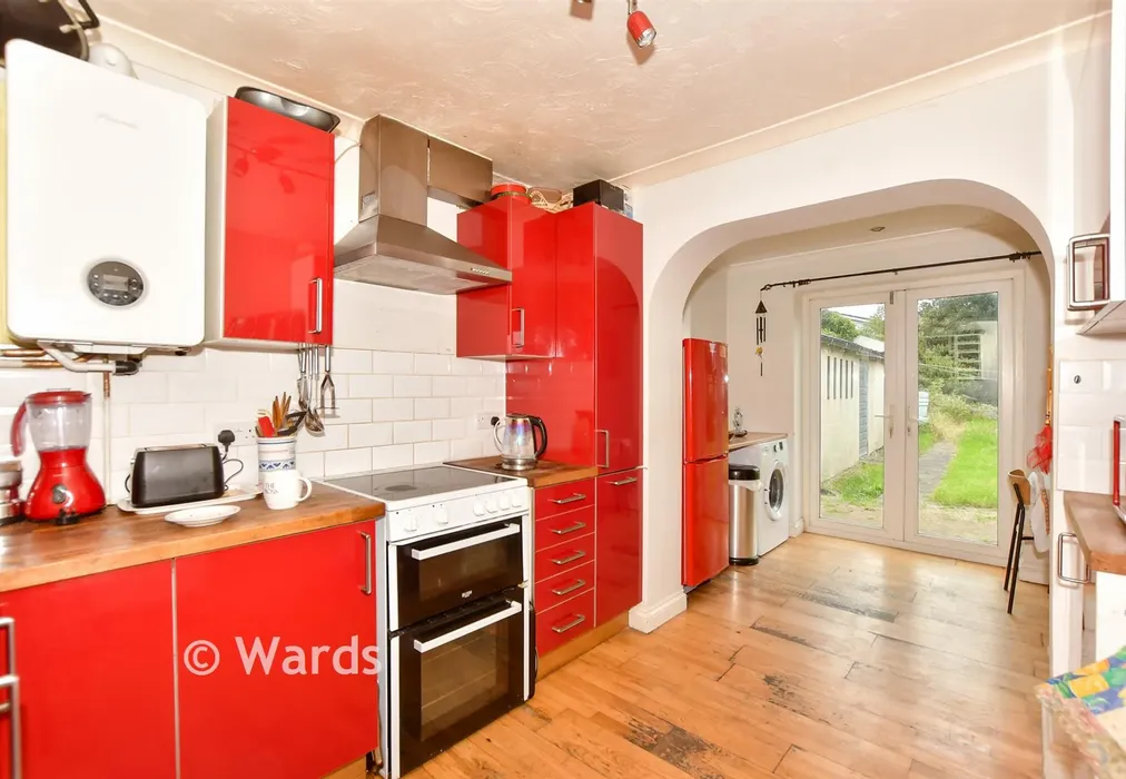 Kitchen - Collingwood Road, St Margarets-At-Cliffe, Dover, Kent - Wards of Kent