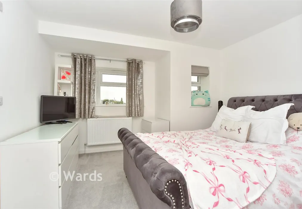 Bedroom 1 - Main Road, Queenborough, Sheerness, Kent - Wards of Kent