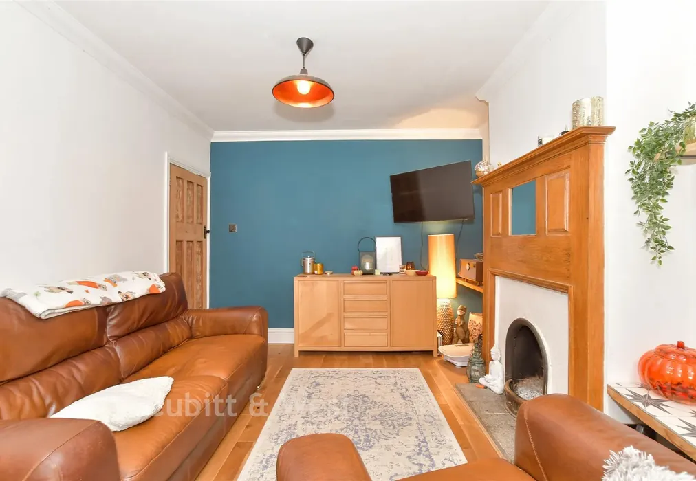 Sitting Area - Rowlands Avenue, Waterlooville, Hampshire - Wards of Kent