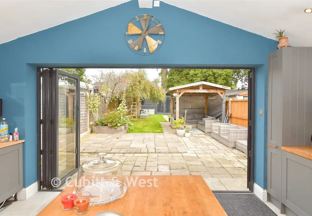 Internal Feature - Rowlands Avenue, Waterlooville, Hampshire - Wards of Kent
