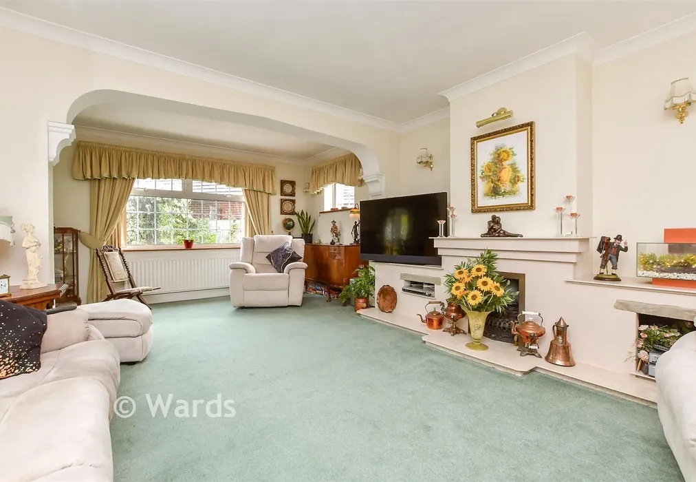 Lounge - Maydowns Road, Chestfield, Whitstable, Kent - Wards of Kent