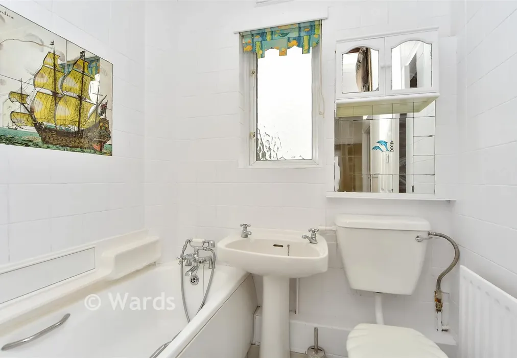 Bathroom - Broadway, Gillingham, Kent - Wards of Kent