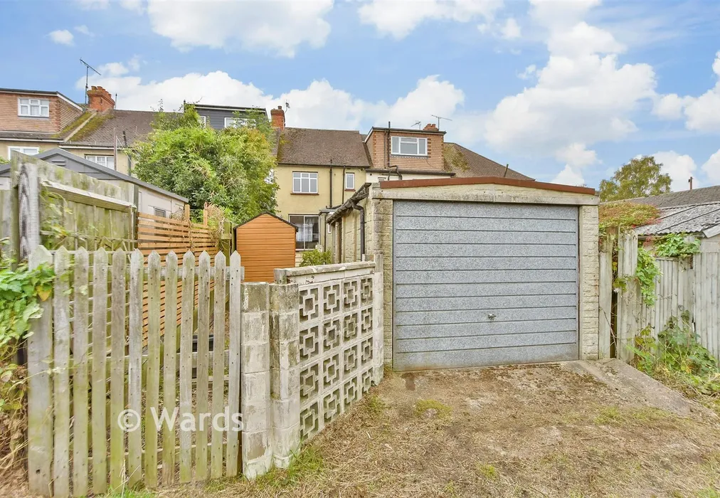 Garage - Broadway, Gillingham, Kent - Wards of Kent