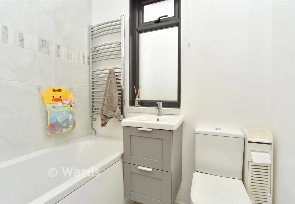 Bathroom - Rochester Road, Gravesend, Kent - Wards of Kent