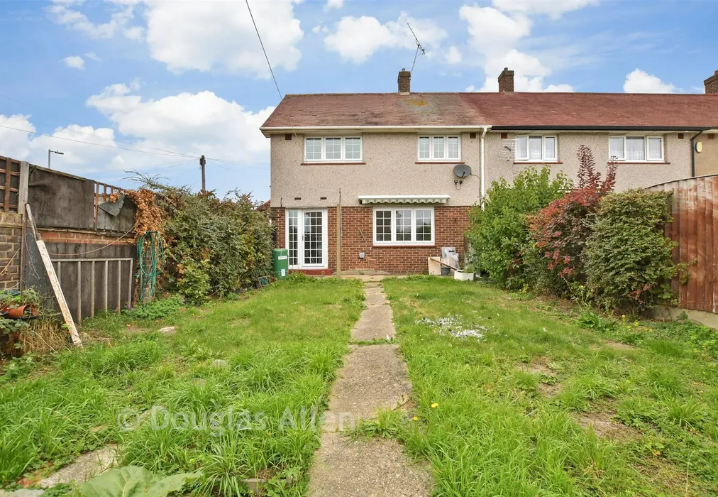 Rear Garden - Billet Road, Romford, Essex - Wards of Kent