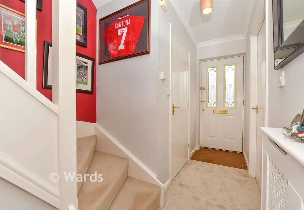 Entrance Hall - Guernsey Way, Kennington, Ashford, Kent - Wards of Kent