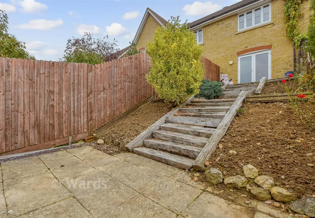 Rear Garden - Guernsey Way, Kennington, Ashford, Kent - Wards of Kent