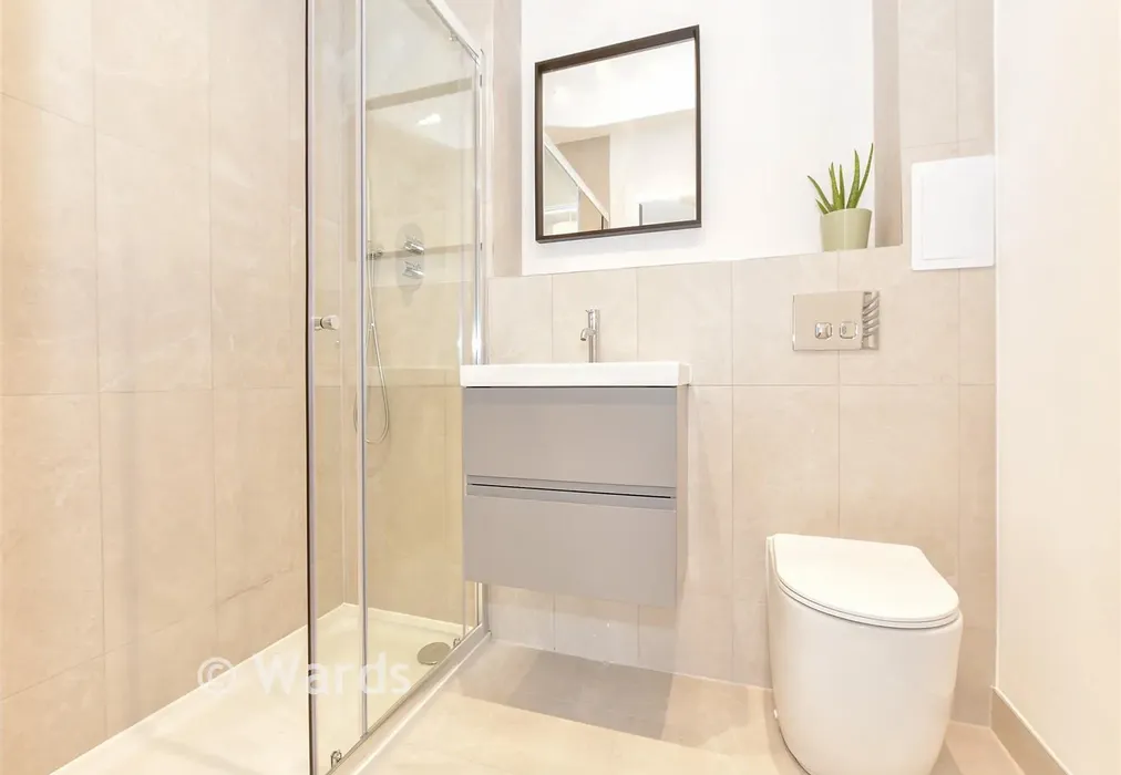 En-Suite Show Home - The Sidings, Station Road, Paddock Wood, Kent - Wards of Kent