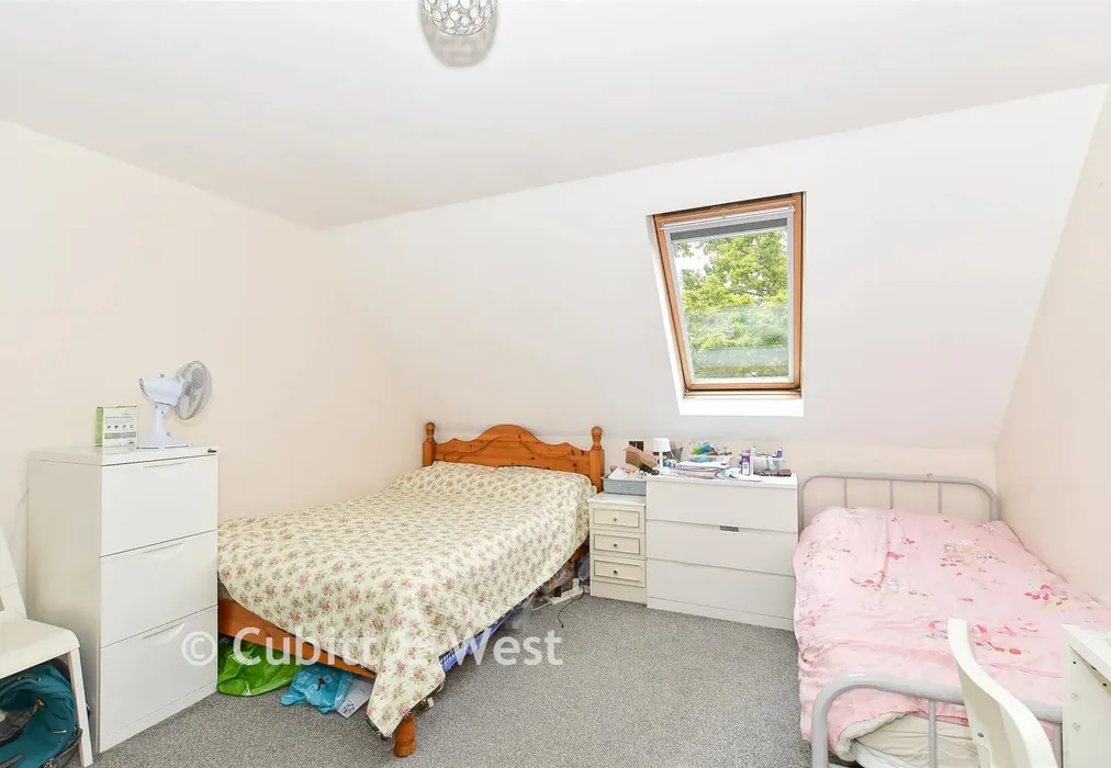 Bedroom - Massetts Road, Horley, Surrey - Wards of Kent