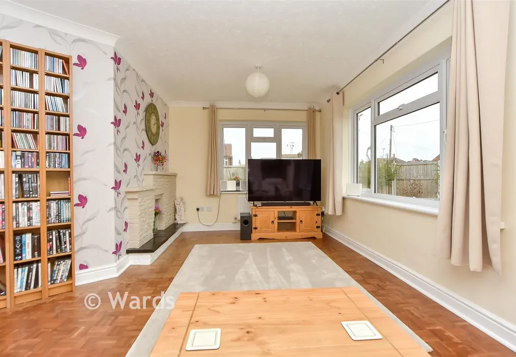 Lounge - Minster Road, Minster On Sea, Sheerness, Kent - Wards of Kent