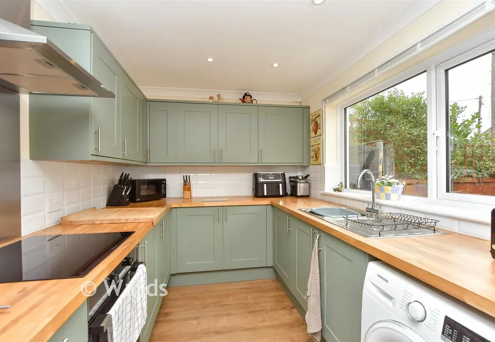 Kitchen/Diner - Minster Road, Minster On Sea, Sheerness, Kent - Wards of Kent
