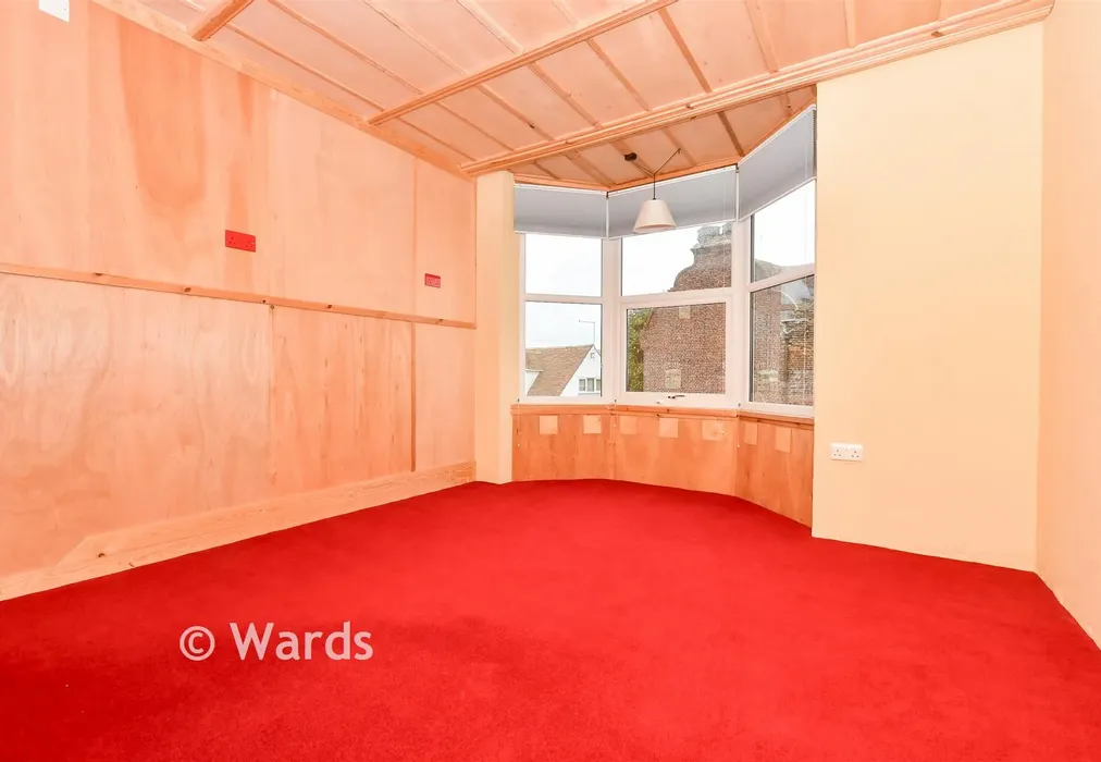 Bedroom 1 - London Road, Deal, Kent - Wards of Kent