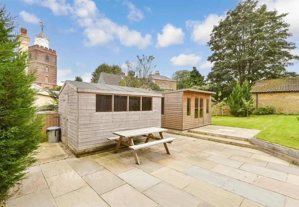 External Lifestyle Photograph - London Road, Deal, Kent - Wards of Kent