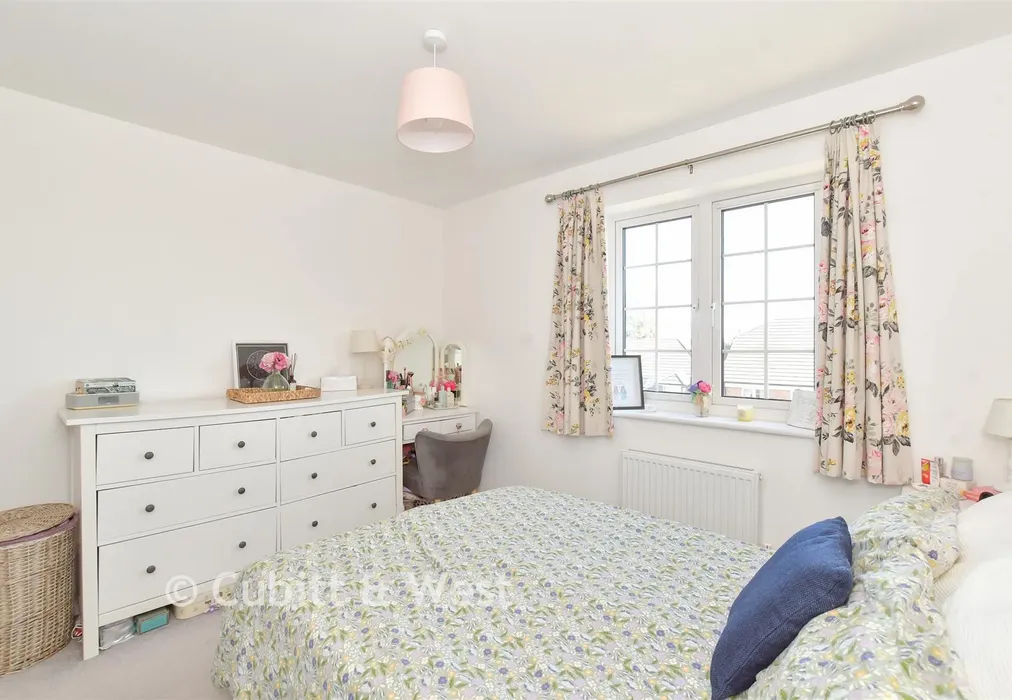 Bedroom 1 - Richard Road, Chichester, West Sussex - Wards of Kent