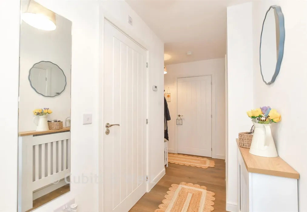 Hallway - Richard Road, Chichester, West Sussex - Wards of Kent
