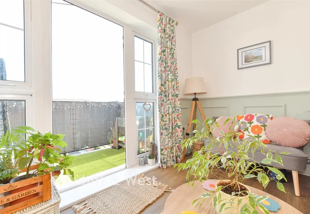 Internal Feature - Richard Road, Chichester, West Sussex - Wards of Kent