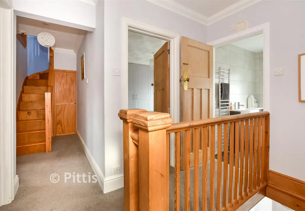 Internal Lifestyle Photograph - Albany Road, Newport, Isle of Wight - Wards of Kent