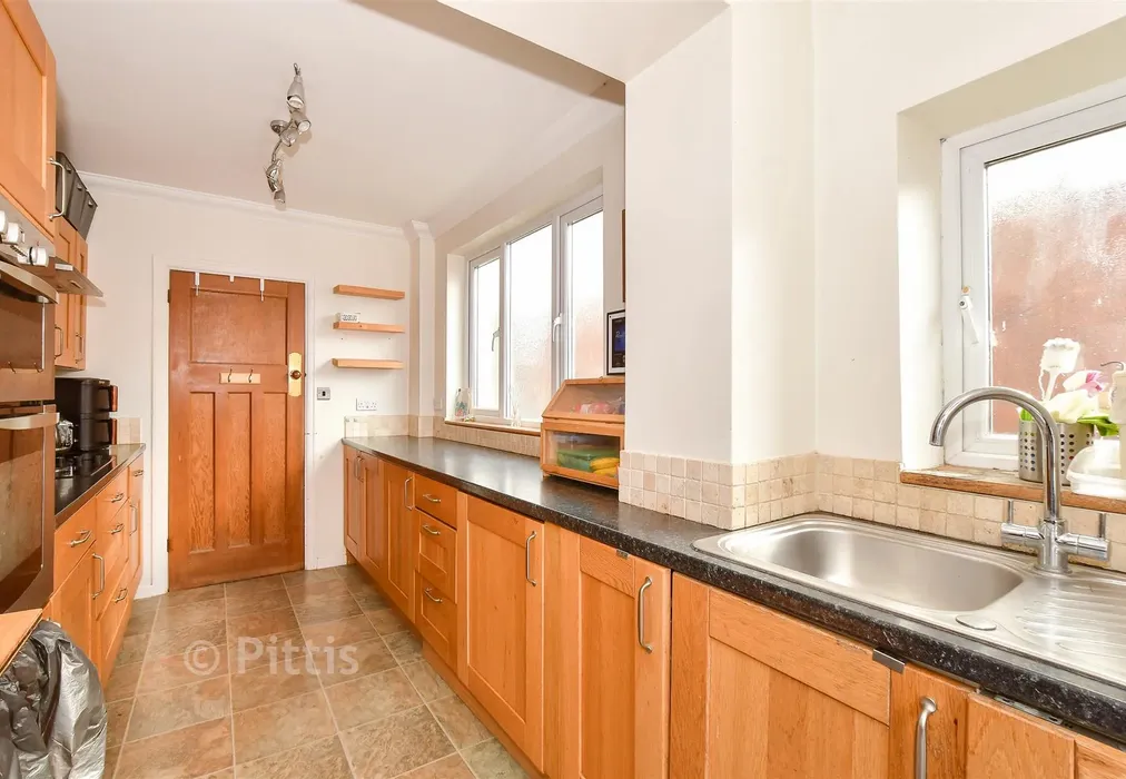 Kitchen - Albany Road, Newport, Isle of Wight - Wards of Kent
