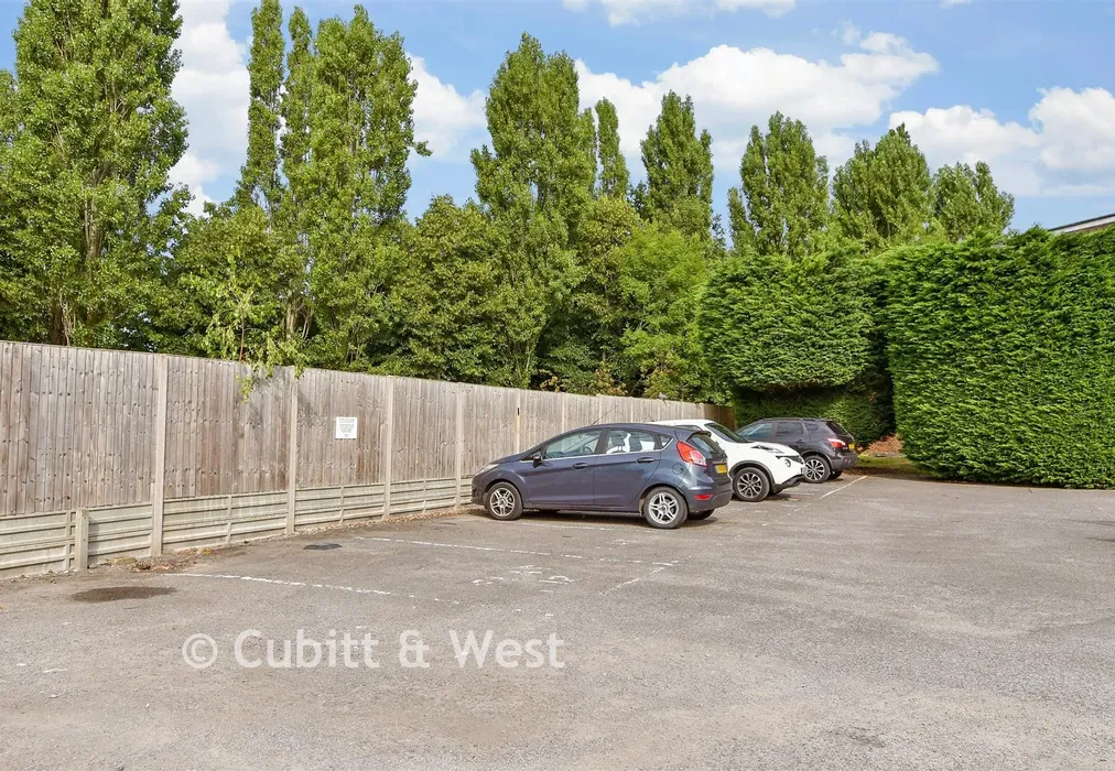 Driveway/Parking - Spences Lane, Lewes, East Sussex - Wards of Kent