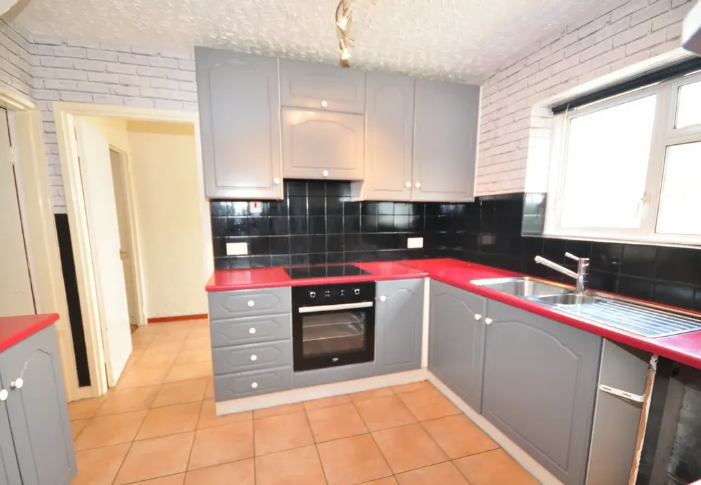 Kitchen - Pattiswick Square Basildon SS14 - Wards of Kent