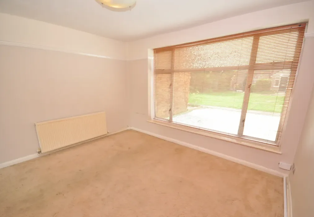 Lounge - Pattiswick Square Basildon SS14 - Wards of Kent