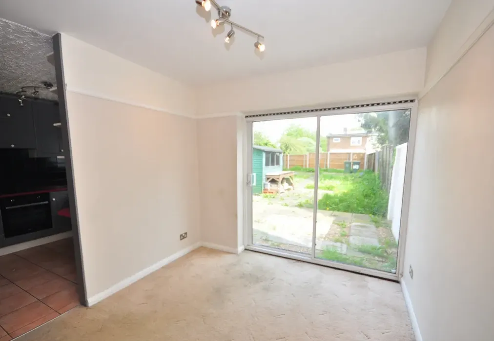 Dining Area - Pattiswick Square Basildon SS14 - Wards of Kent