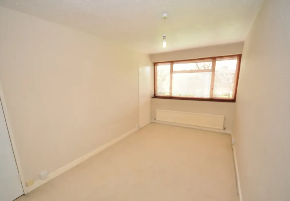 Bedroom - Pattiswick Square Basildon SS14 - Wards of Kent