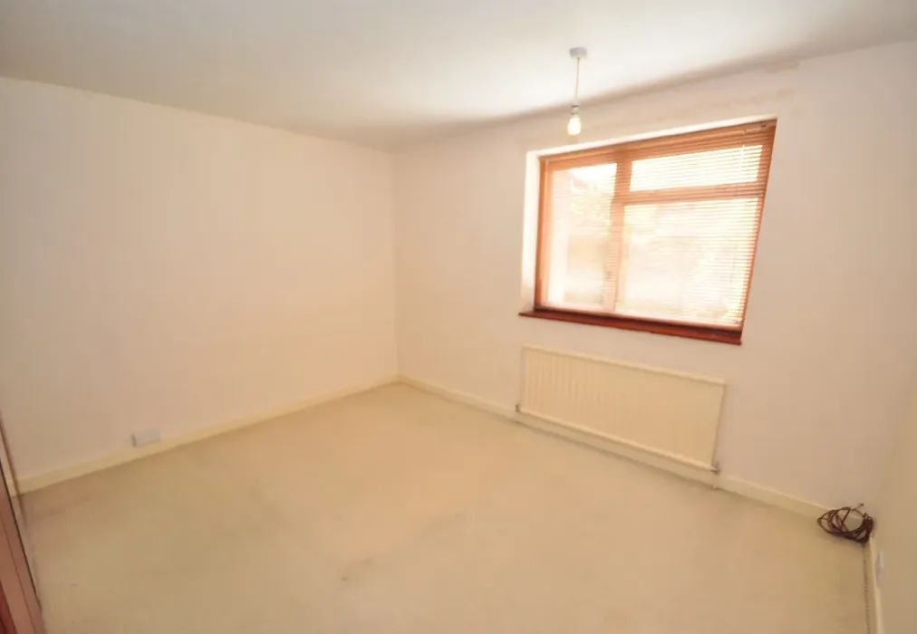 Bedroom - Pattiswick Square Basildon SS14 - Wards of Kent