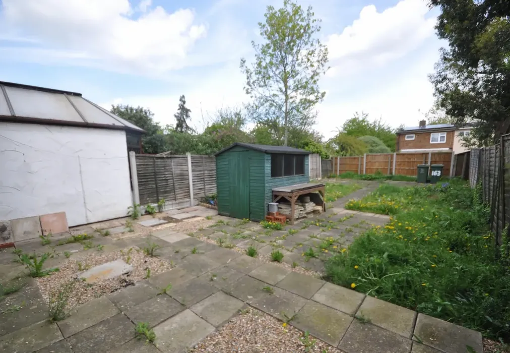 Garden - Pattiswick Square Basildon SS14 - Wards of Kent