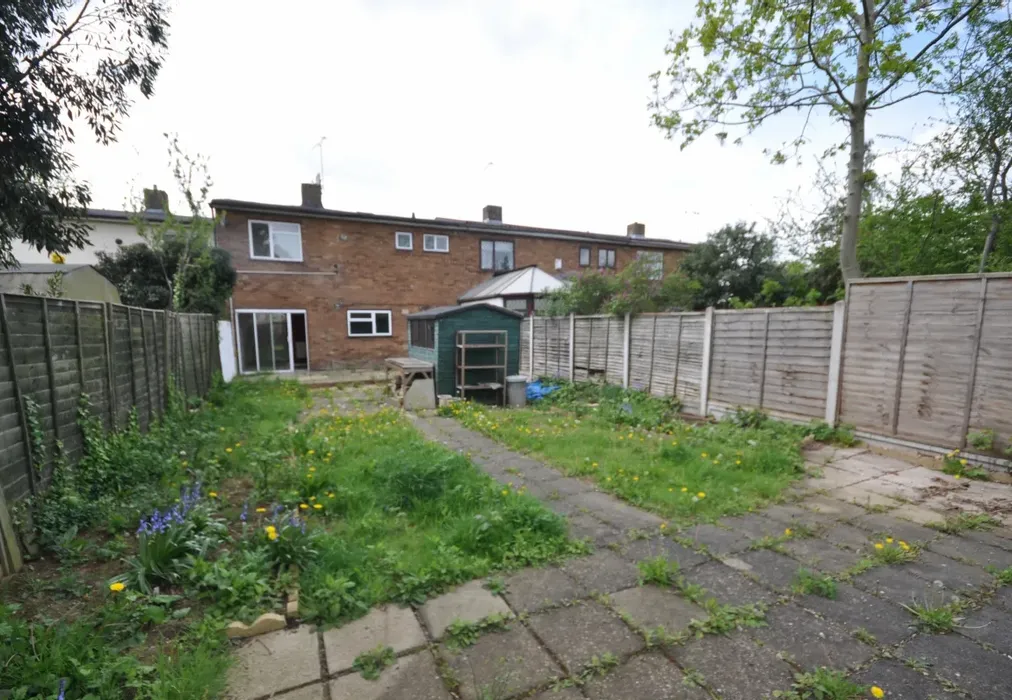 Garden - Pattiswick Square Basildon SS14 - Wards of Kent