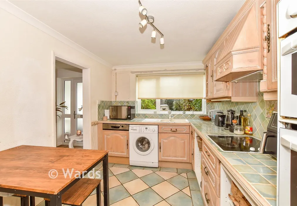 Kitchen - Mary Days, Goudhurst, Cranbrook, Kent - Wards of Kent