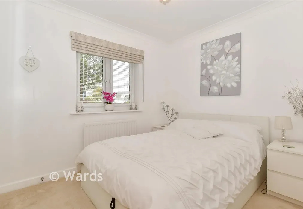Bedroom 2 - The Lakes, Larkfield, Kent - Wards of Kent