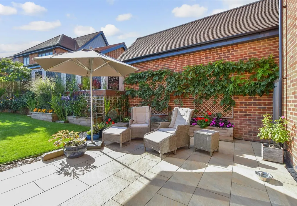 Rear Garden - Orchid Way, Crawley, West Sussex - Wards of Kent